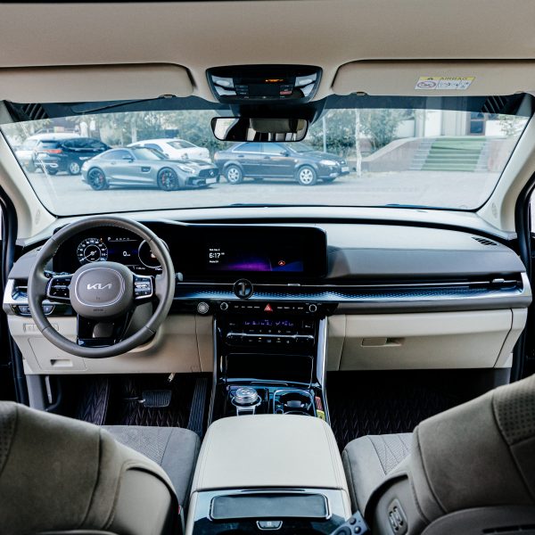 Kia Carnival High Limousine - Image 11