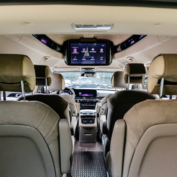 Kia Carnival High Limousine - Image 12